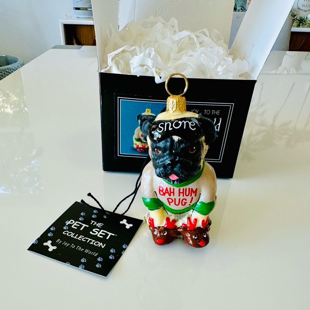 Joy to the World Bah Hum Pug Collectibles Ornament. Brand New In Box. - Picture 4 of 12